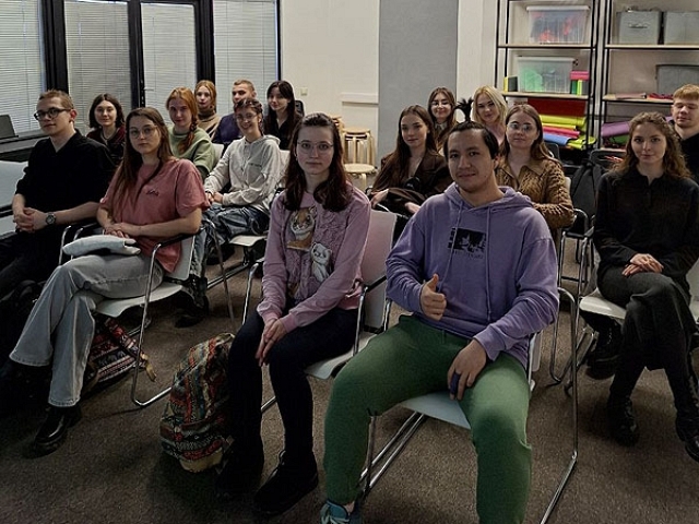 3 марта 2026 года студенты кафедры Э9 посетили компанию «Экостандарт». В ходе экскурсии они прослушали лекцию о создании грамотного резюме, узнали о работе и возможностях прохождения стажировки в компании, а также побывали в лабораторном комплексе на базе