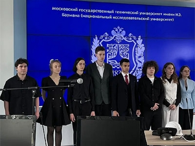 18 июня состоялась вторая защита бакалавров.  Поздравляем защитившихся ребят! Предстоят защиты 23 и 25 июня.